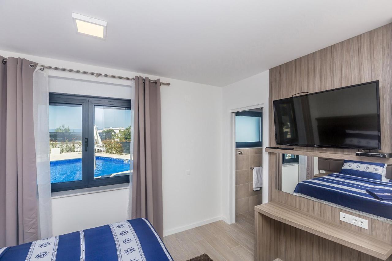 Villa Poseidon Rova By El-Pi Tours Малинска Екстериор снимка